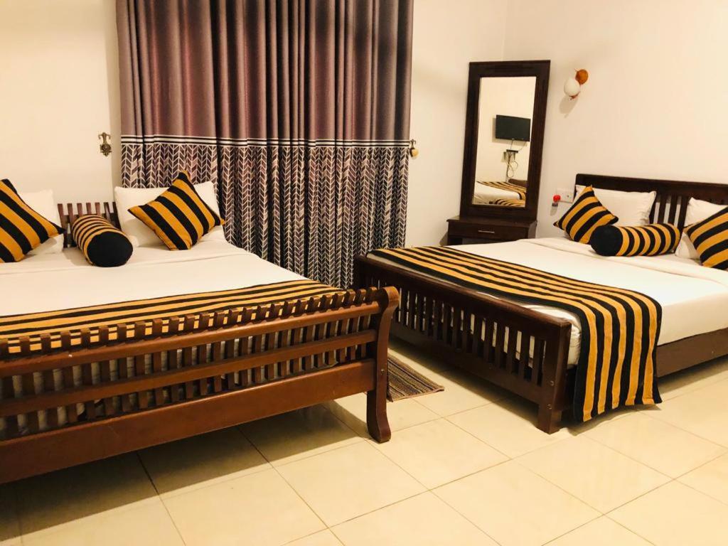 Shadow Inn إيلا المظهر الخارجي الصورة